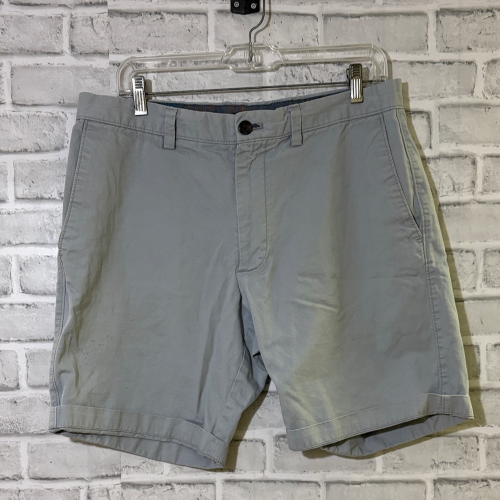 Banana Republic Gray Flat Front Shorts, chinos, size 33
